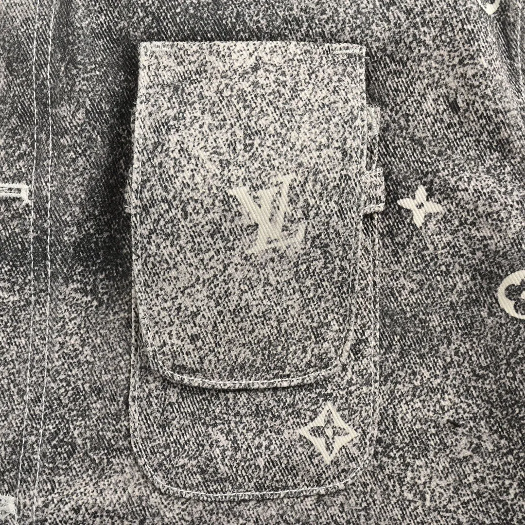 Louis Vuitton/